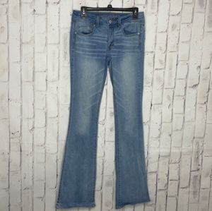 American Eagle Women’s Light Wash Kick Boot Jeans Sz 8 X-Long